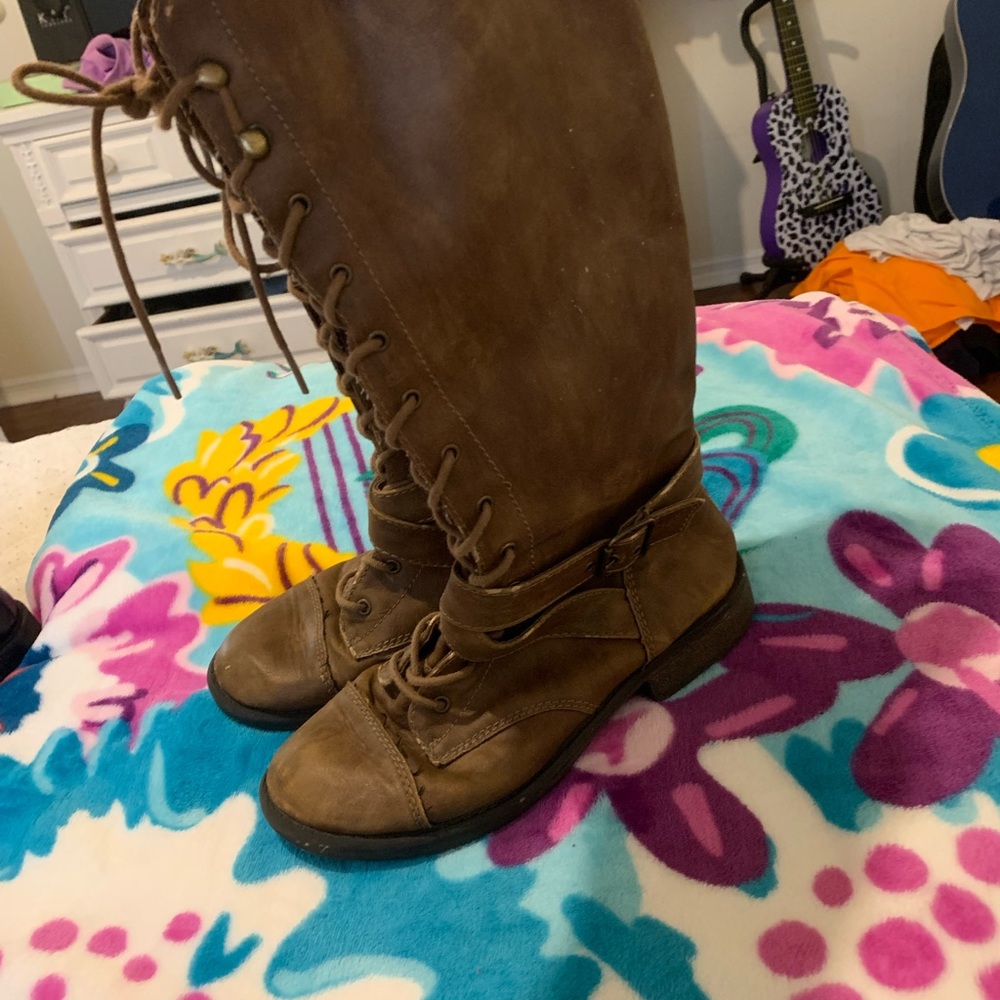 Girls boots size 3